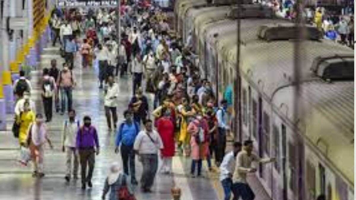 Platform Ticket Cancelled: मध्य रेल्वेचा मोठा निर्णय, 'या' तारखेपर्यंत प्लॅटफॉर्म तिकिटांची विक्री राहणार बंद; जाणून घ्या कारण