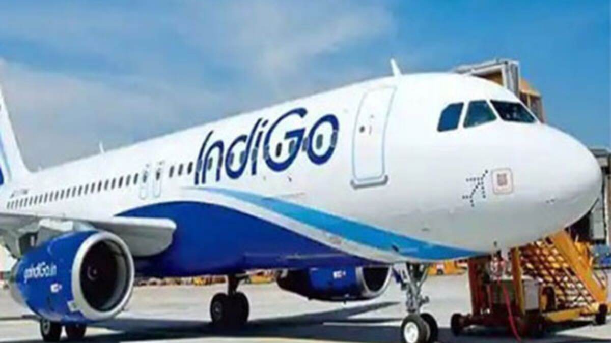 Delhi Rains: मुंबई-दिल्ली IndiGo Flight चं दिल्लीतील प्रतिकूल हवामान आणि विमानात अपुर्‍या इंधनामुळे Emergency Landing (Watch Video)