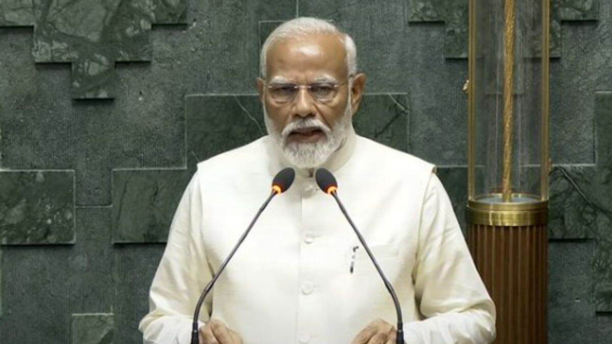 Prime Minister Narendra Modi यांनी घेतली 18व्या लोकसभेच्या सदस्यत्त्वाची शपथ